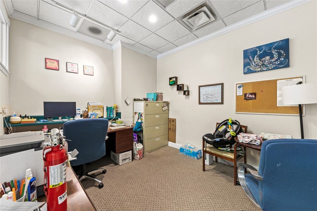 132 S Main St, Greensburg, PA 15601