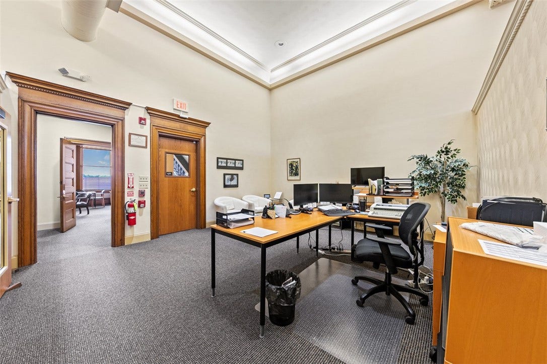 132 S Main St, Greensburg, PA 15601