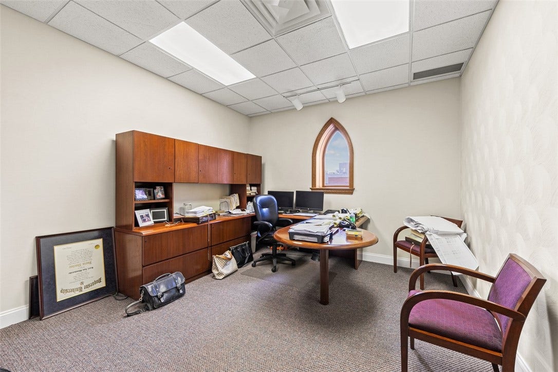 132 S Main St, Greensburg, PA 15601