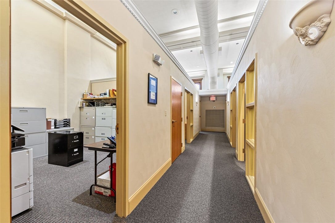 132 S Main St, Greensburg, PA 15601