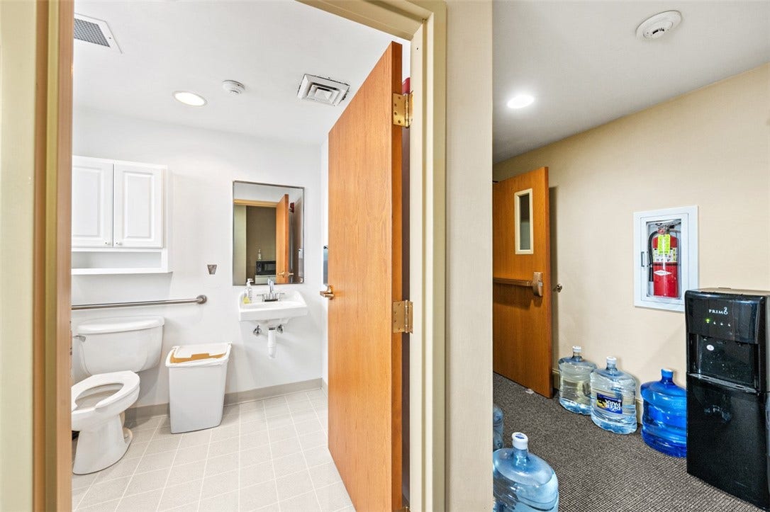 132 S Main St, Greensburg, PA 15601