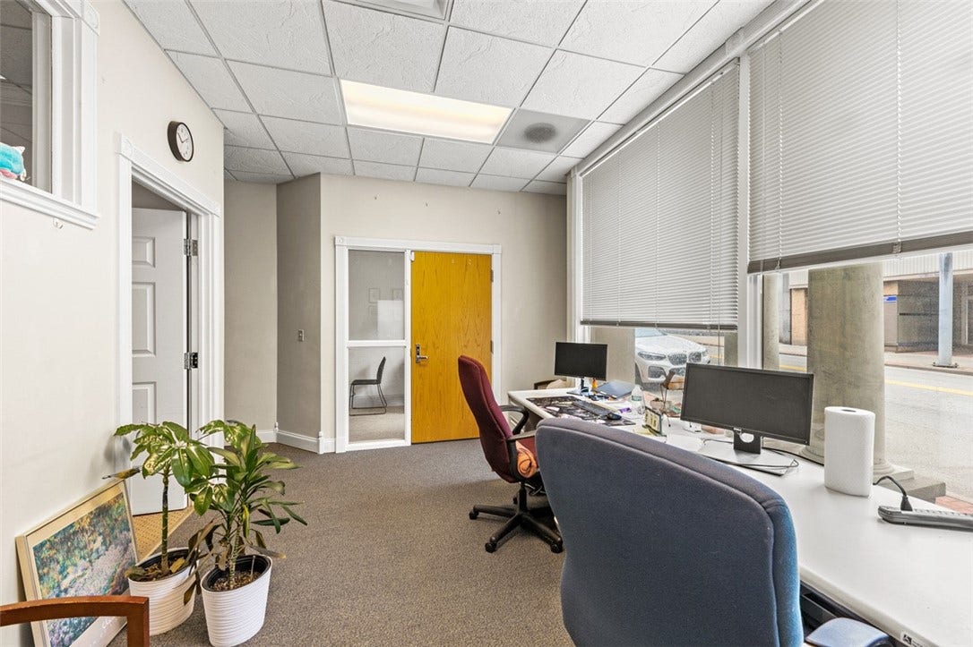 132 S Main St, Greensburg, PA 15601