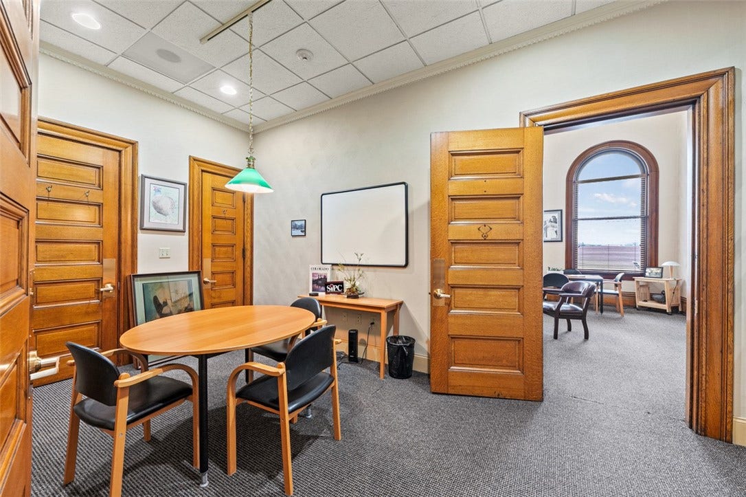 132 S Main St, Greensburg, PA 15601