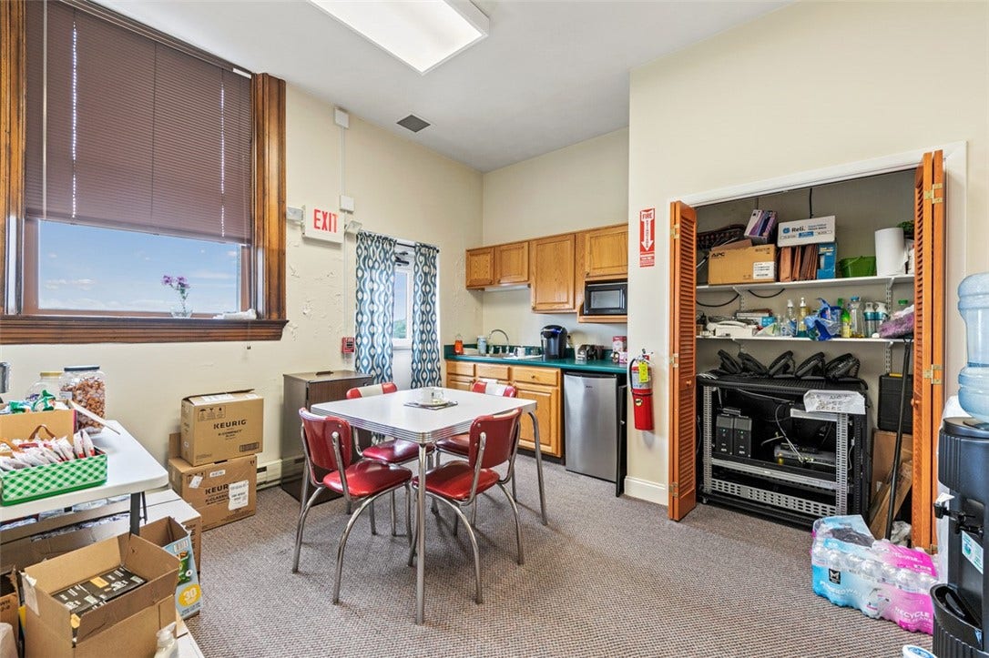 132 S Main St, Greensburg, PA 15601