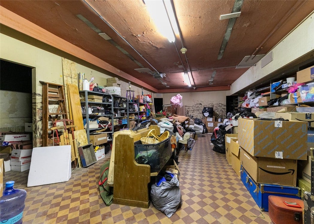 132 S Main St, Greensburg, PA 15601
