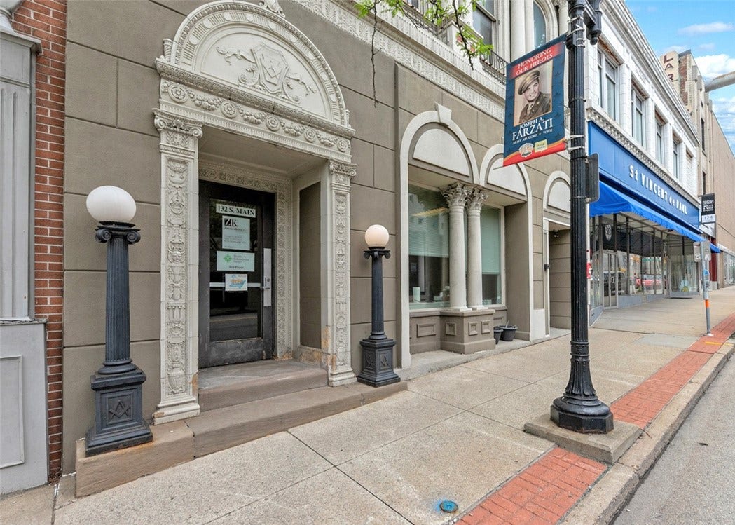 132 S Main St, Greensburg, PA 15601
