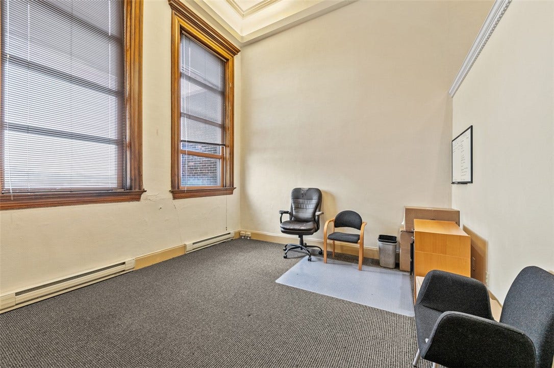 132 S Main St, Greensburg, PA 15601