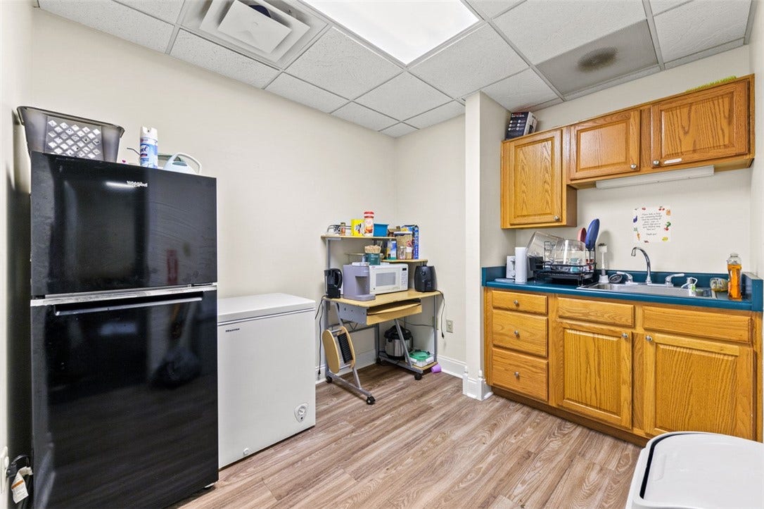132 S Main St, Greensburg, PA 15601