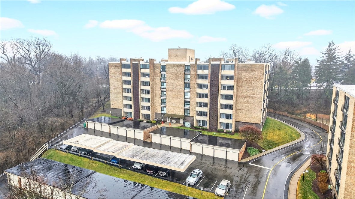 55 Highland Rd, #503, Bethel Park, PA 15102