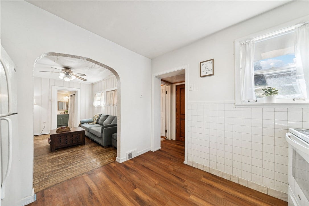 2333 Long St, Greensburg, PA 15601