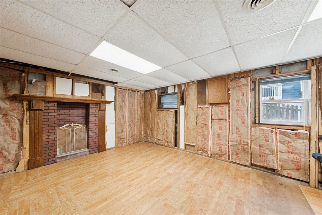 2333 Long St, Greensburg, PA 15601