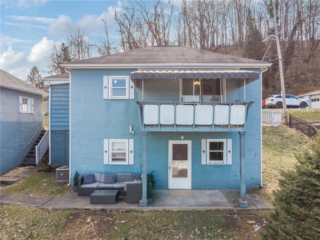 2333 Long St, Greensburg, PA 15601