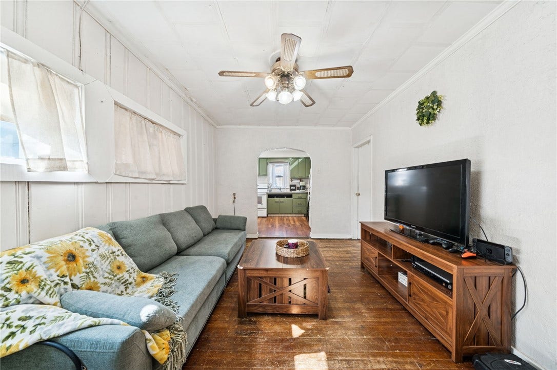 2333 Long St, Greensburg, PA 15601