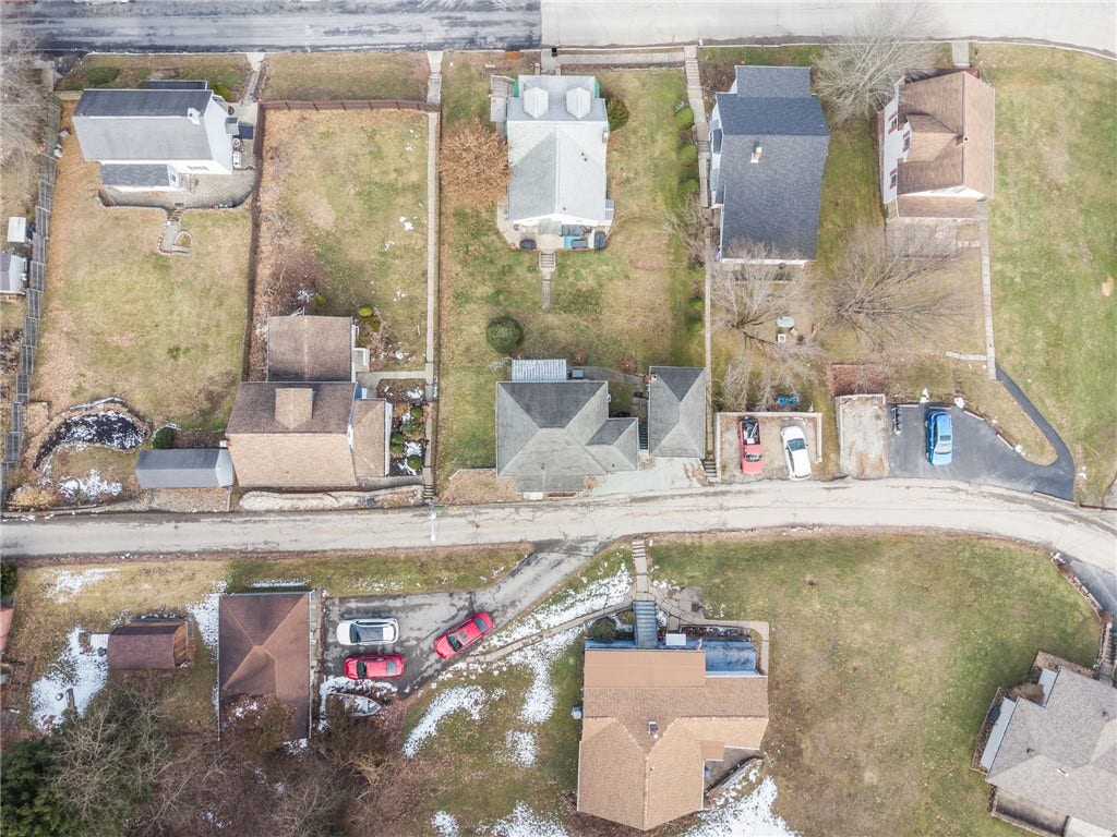 2333 Long St, Greensburg, PA 15601