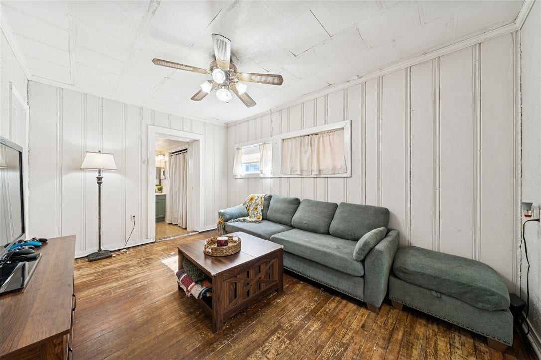 2333 Long St, Greensburg, PA 15601