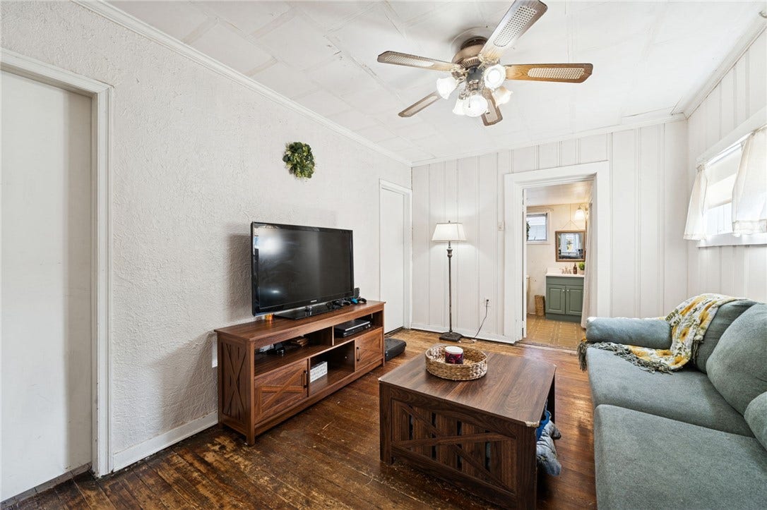 2333 Long St, Greensburg, PA 15601