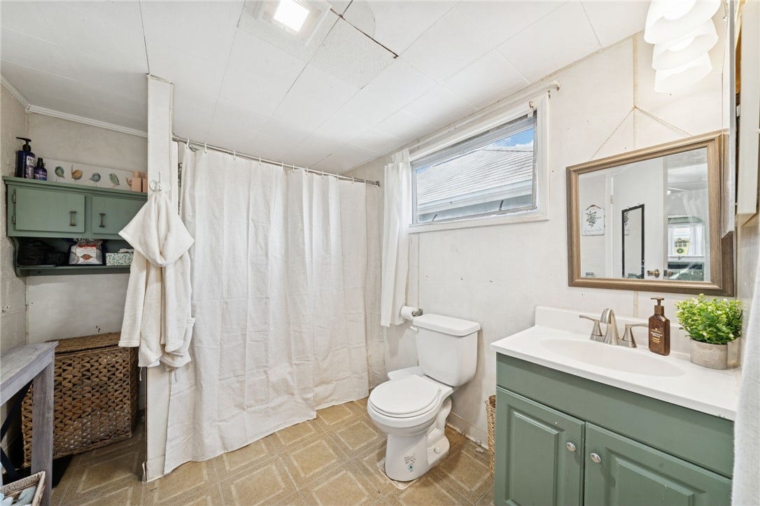 2333 Long St, Greensburg, PA 15601