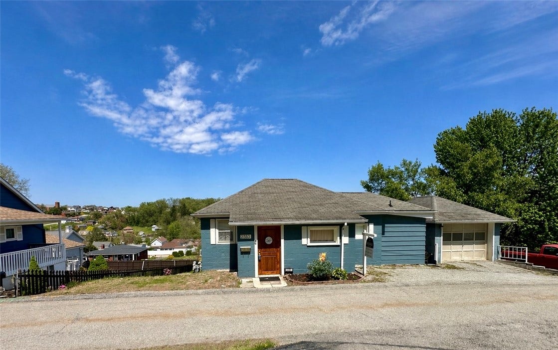 2333 Long St, Greensburg, PA 15601