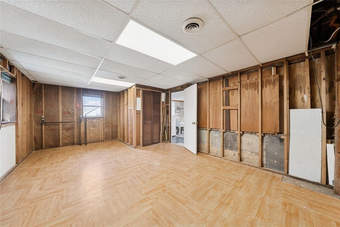 2333 Long St, Greensburg, PA 15601