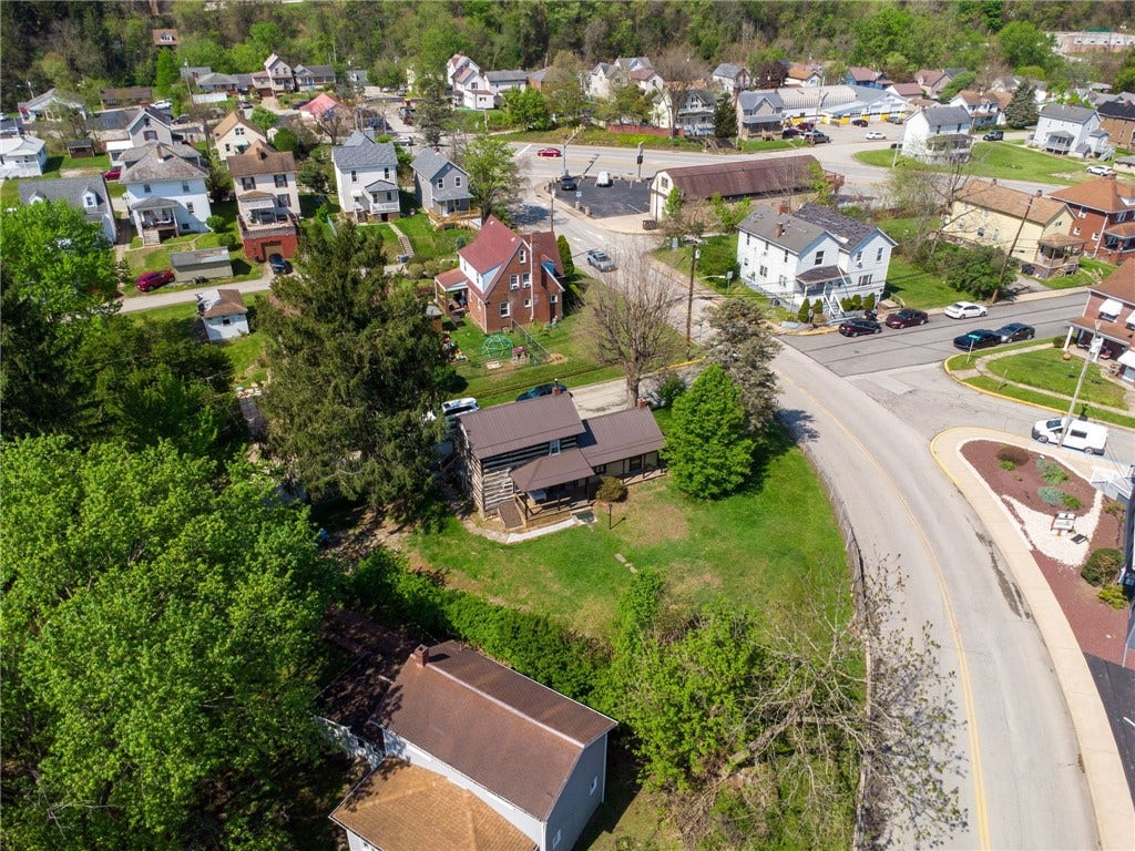 1825 Jefferson St, Greensburg, PA 15601