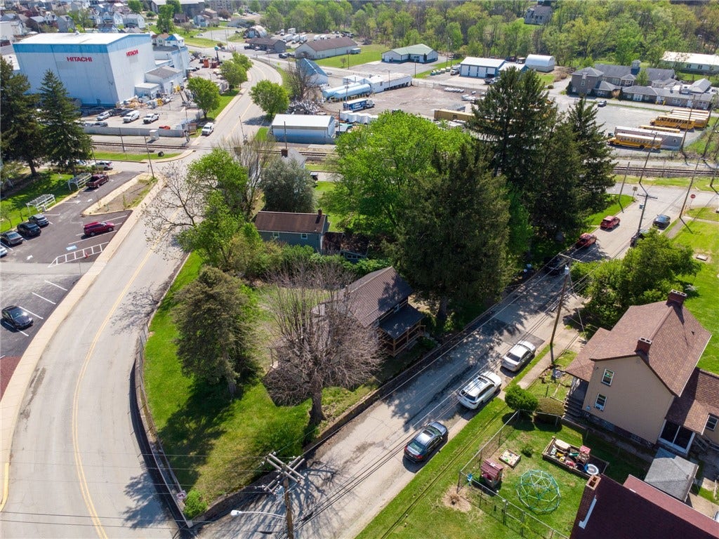 1825 Jefferson St, Greensburg, PA 15601