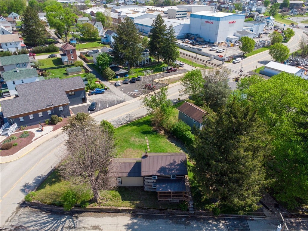 1825 Jefferson St, Greensburg, PA 15601