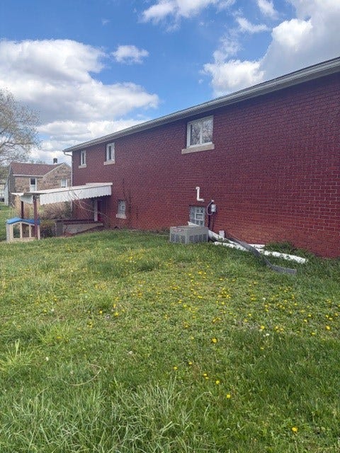 1508 W Green St, Connellsville, PA 15425