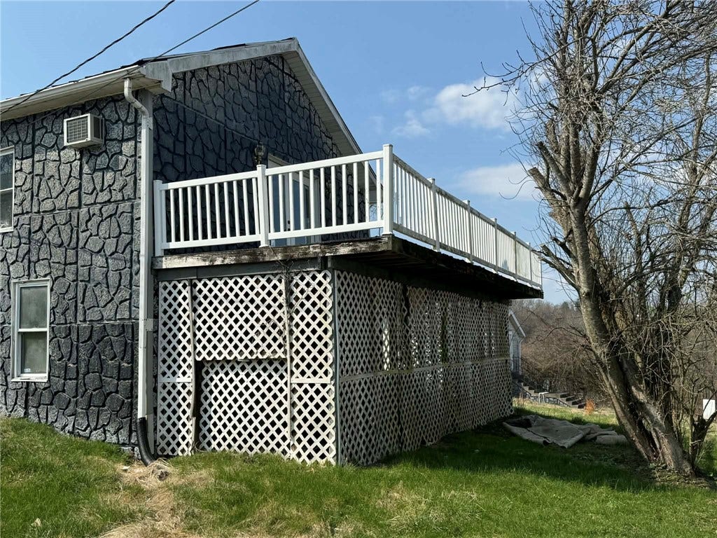 133 EMERY HEIGHTS RD, Masontown, PA 15461