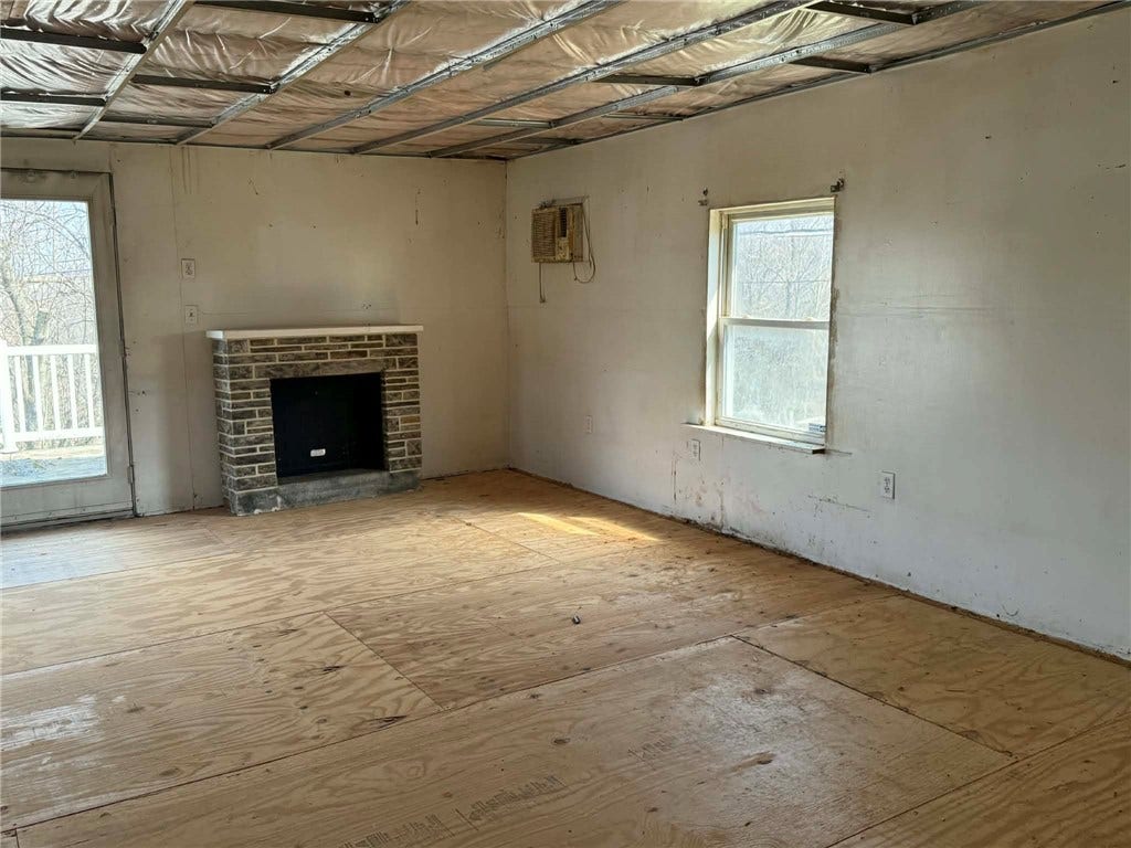 133 EMERY HEIGHTS RD, Masontown, PA 15461