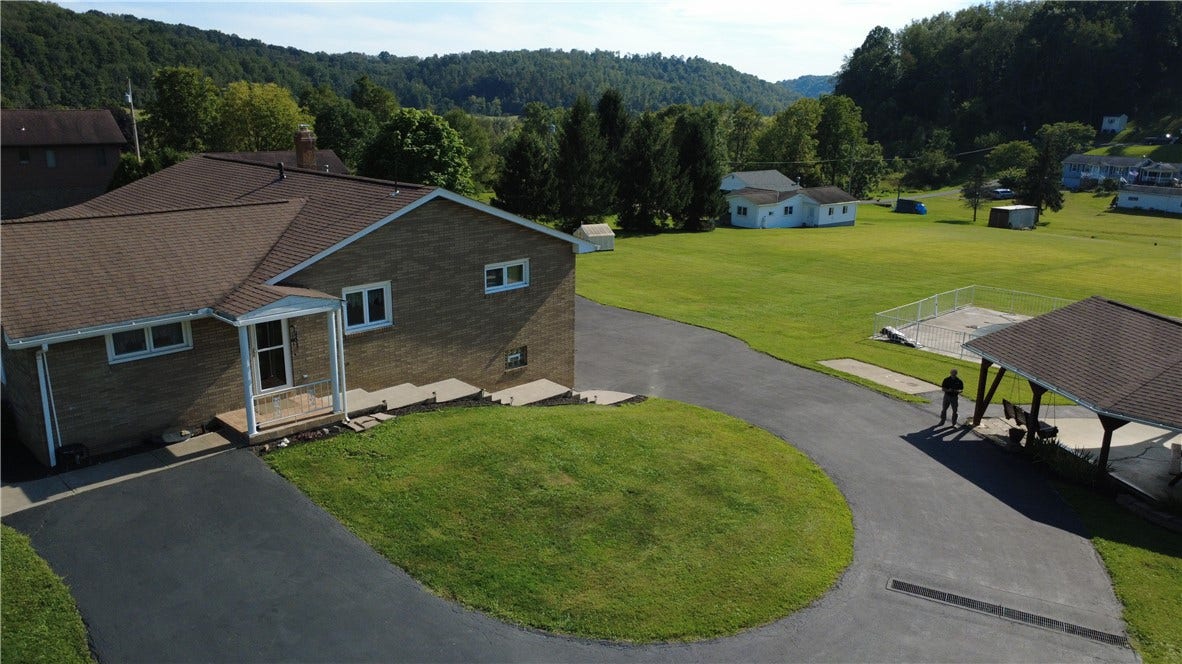 1416 Brinkerton Rd, Greensburg, PA 15601