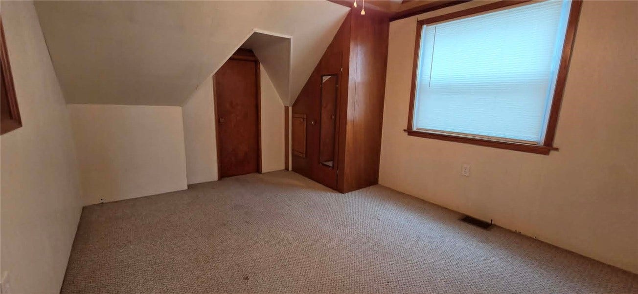 156 Oakland Ave, Uniontown, PA 15401