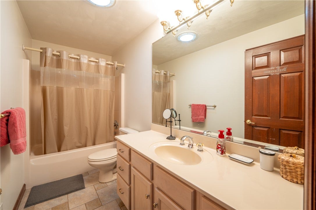 6004 Mason Drive, Greensburg, PA 15601