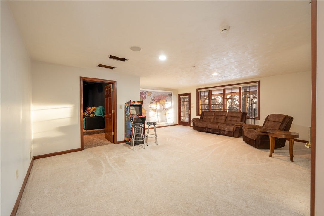 6004 Mason Drive, Greensburg, PA 15601