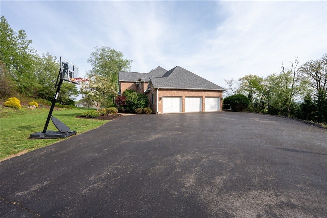 6004 Mason Drive, Greensburg, PA 15601