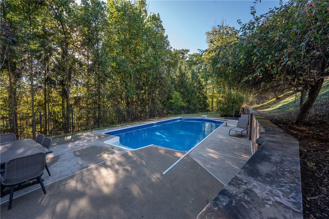 6004 Mason Drive, Greensburg, PA 15601