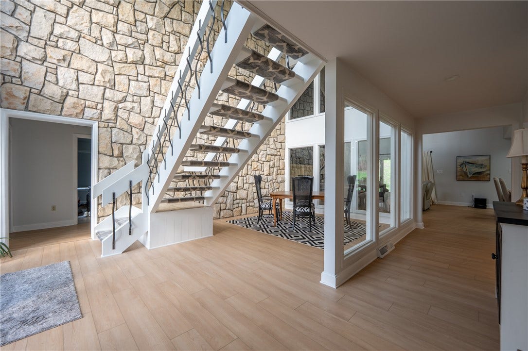 550 Locust Valley Rd, Greensburg, PA 15601