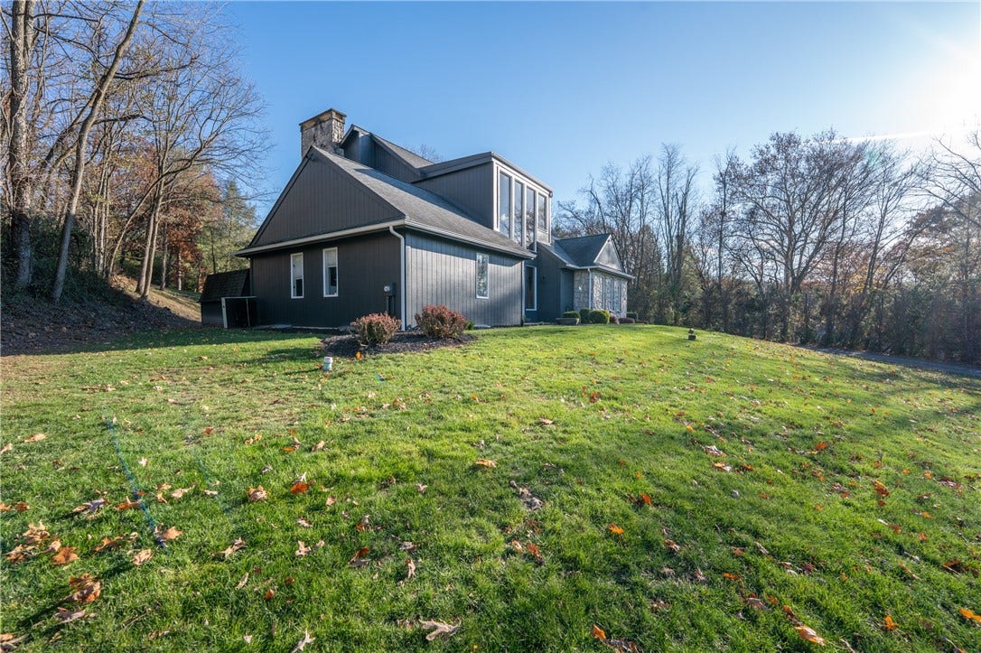 550 Locust Valley Rd, Greensburg, PA 15601