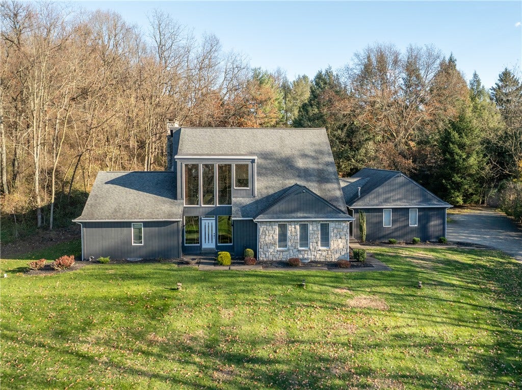 550 Locust Valley Rd, Greensburg, PA 15601