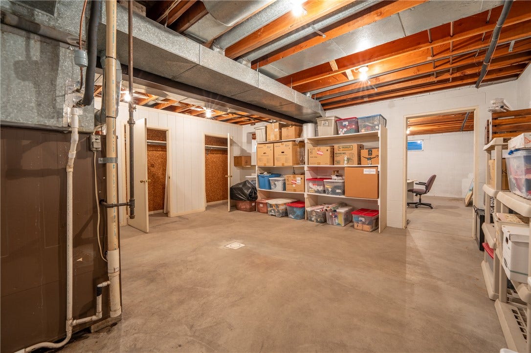 550 Locust Valley Rd, Greensburg, PA 15601