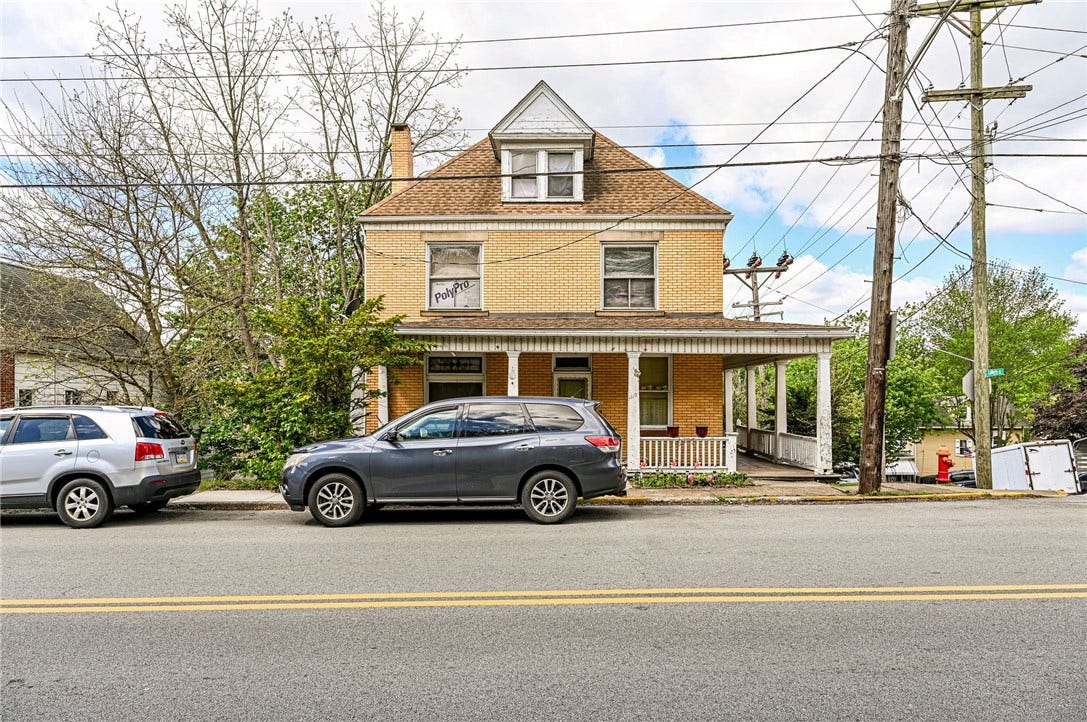 310 Harrison Ave, Jeannette, PA 15644