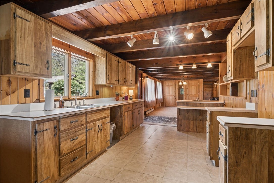 2705 Radebaugh, Jeannette, PA 15644