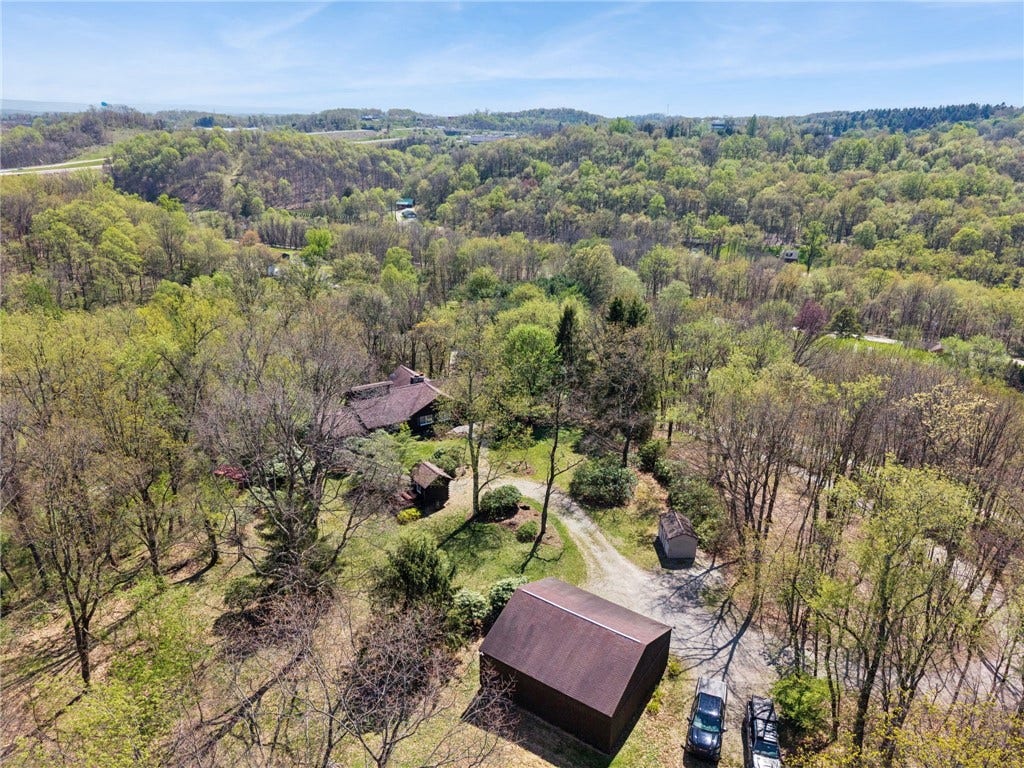 2705 Radebaugh, Jeannette, PA 15644
