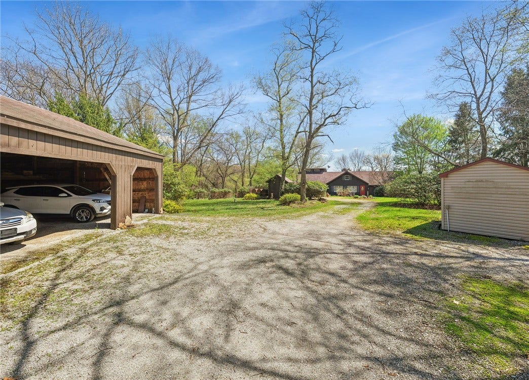 2705 Radebaugh, Jeannette, PA 15644