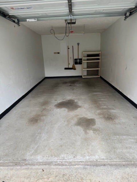 409 Clubhouse Dr, Washington, PA 15301