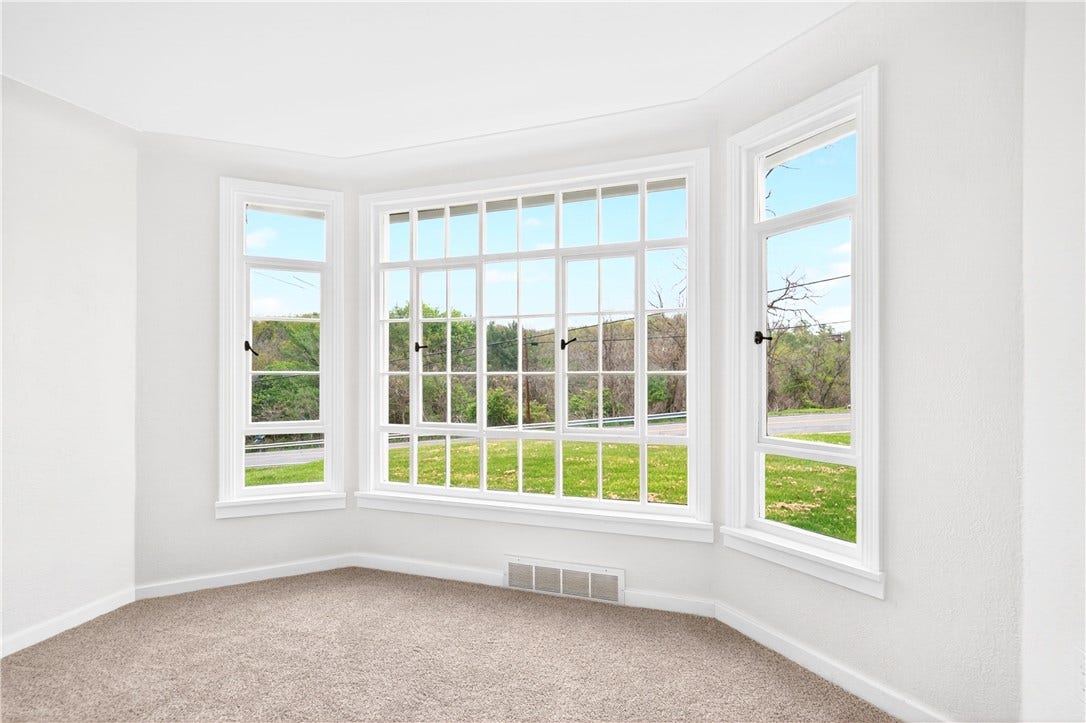 692 Simpson Howell Road, Elizabeth, PA 15037