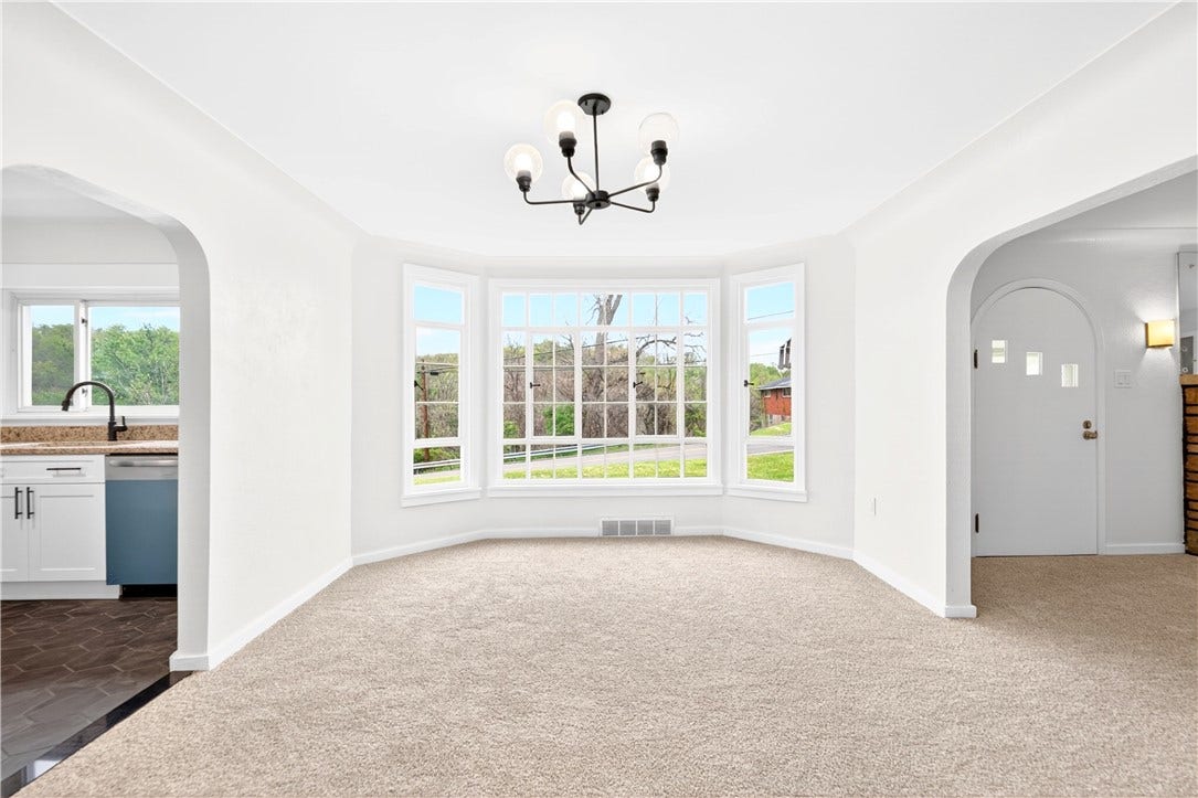 692 Simpson Howell Road, Elizabeth, PA 15037