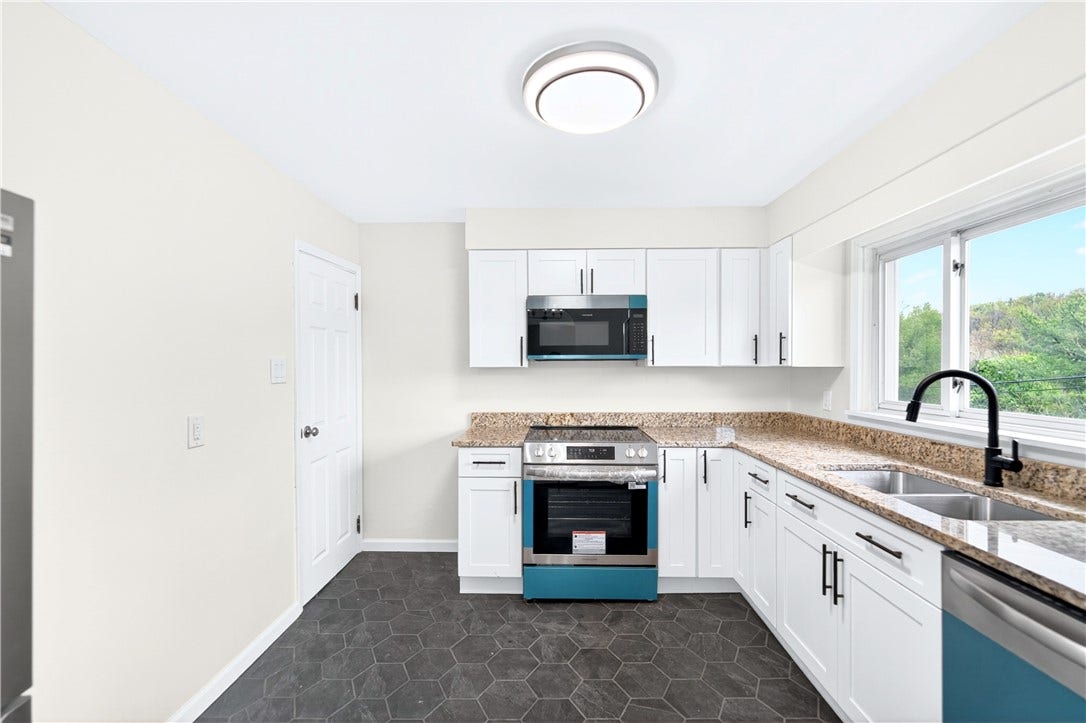 692 Simpson Howell Road, Elizabeth, PA 15037