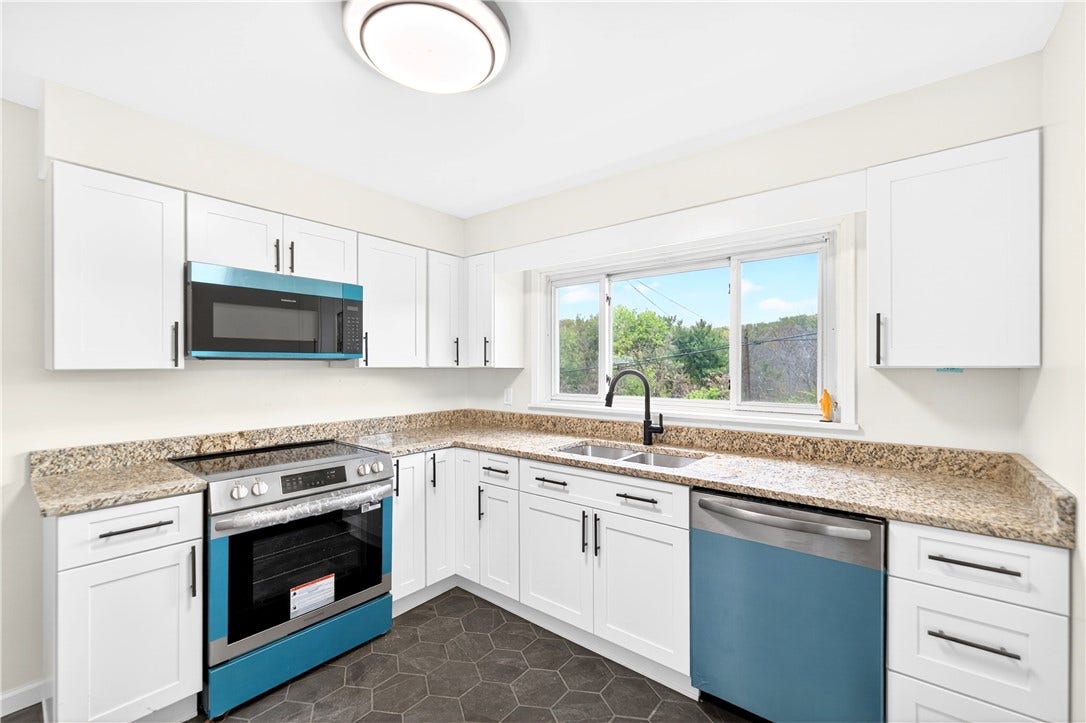 692 Simpson Howell Road, Elizabeth, PA 15037