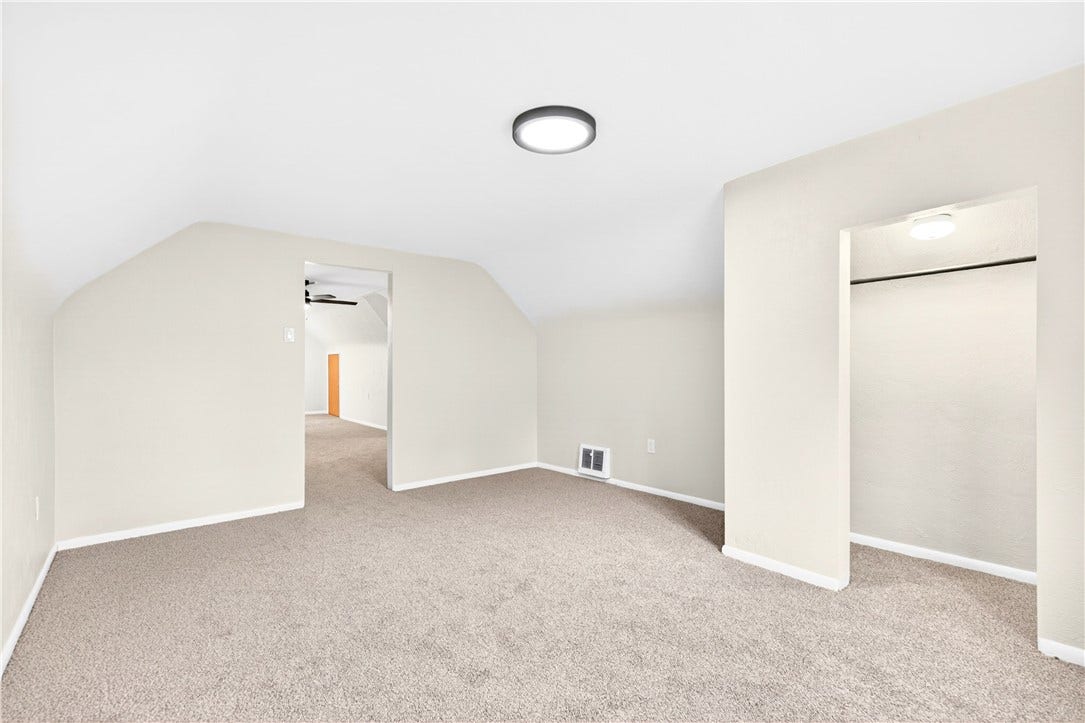 Upstairs bedroom 4