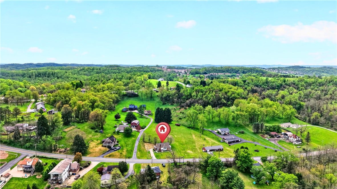692 Simpson Howell Road, Elizabeth, PA 15037
